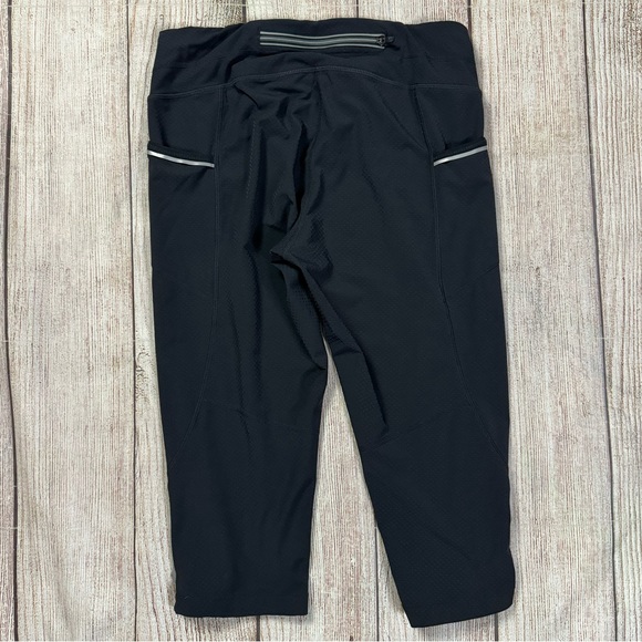 Athleta Doby Crop Leggings - Picture 3 of 10